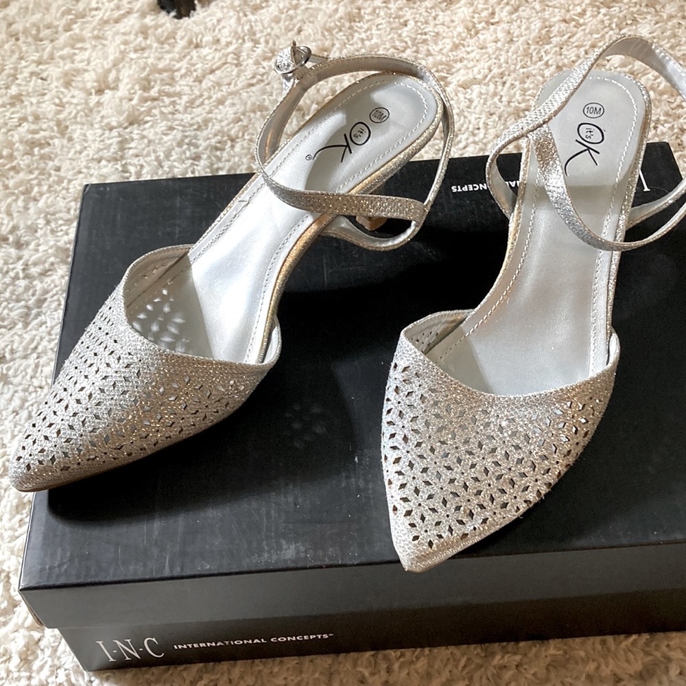 Dress shoes